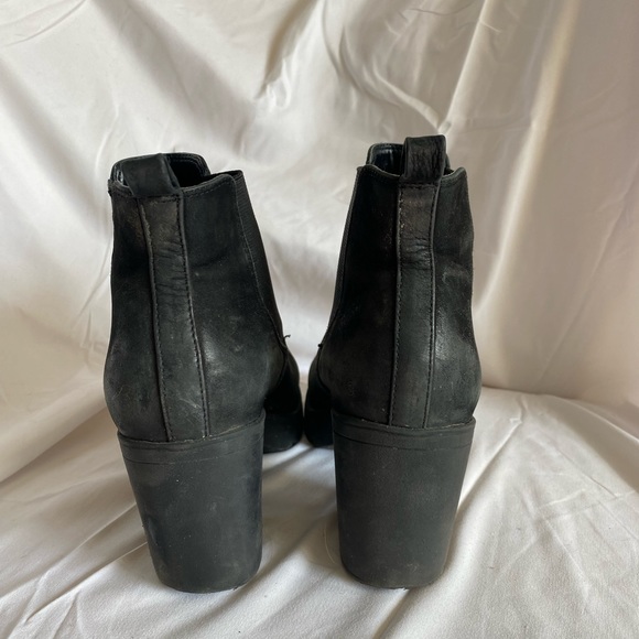 Black Suede Heeled Chelsea Boot - EU 37 - US 6.5 - Picture 4 of 6